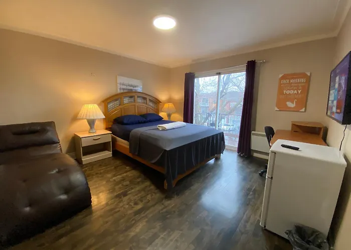 Montreal Homes - Affordable Rooms, Smart Tv, Shared Kitchen